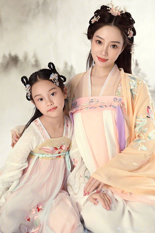 離婚三年多！賈乃亮當面遭問「聽過《新說唱》嗎」表情全被拍！