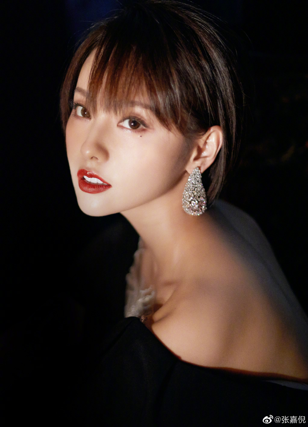 罕見解放古裝!《延禧》最美妃子「炸出東西半球」老公超崩潰