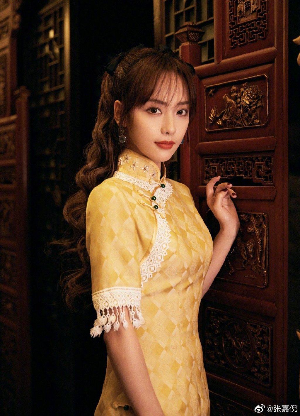 罕見解放古裝!《延禧》最美妃子「炸出東西半球」老公超崩潰