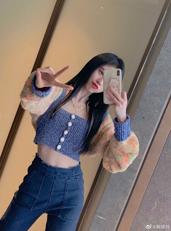 居家清涼照曝光!中國第一美女「肩帶滑落」 網傻眼:清純形象崩壞