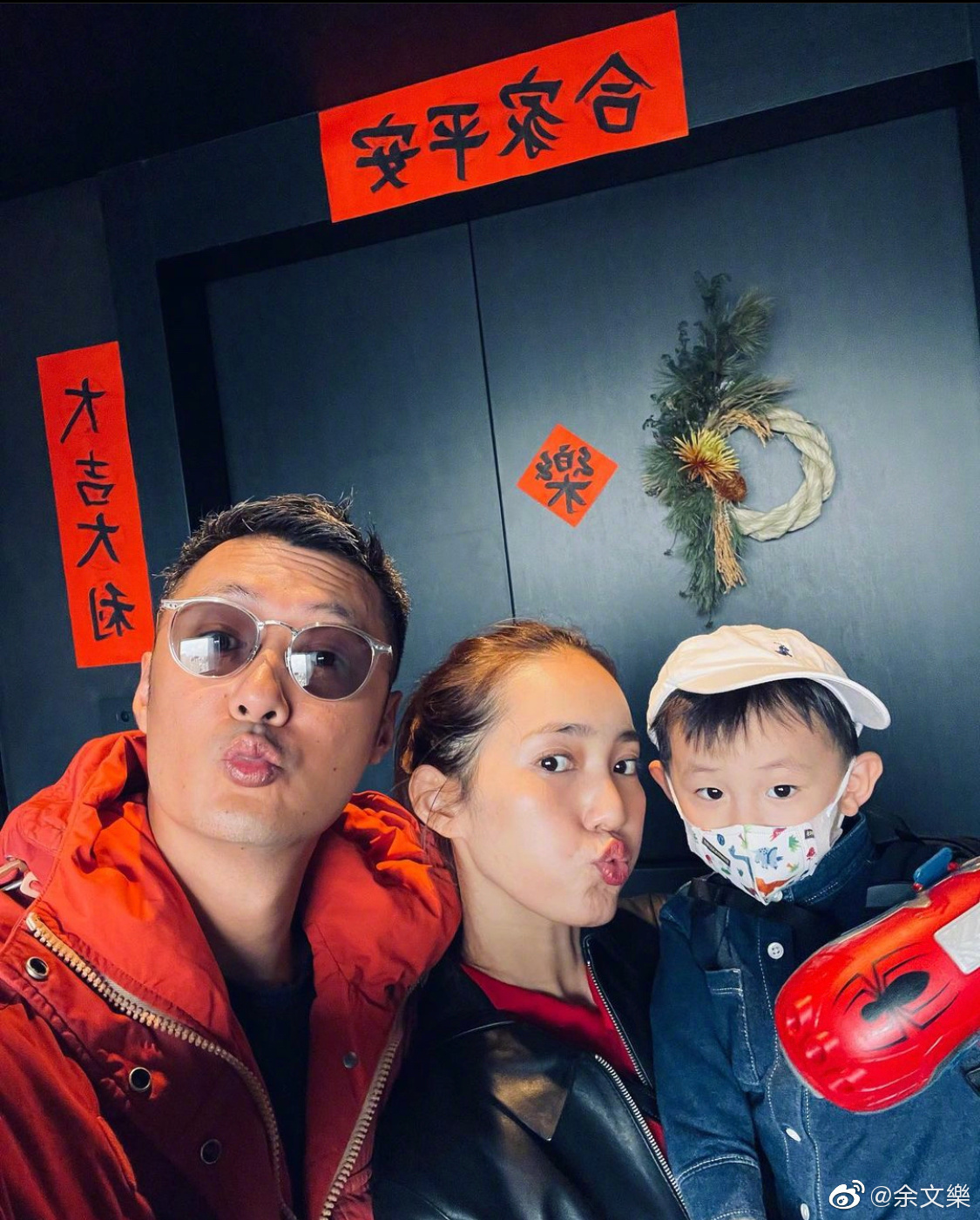 才曝恐慌症發作!余文樂爆「無罩」夜店狂歡 貼嫩妹摟抱熱舞