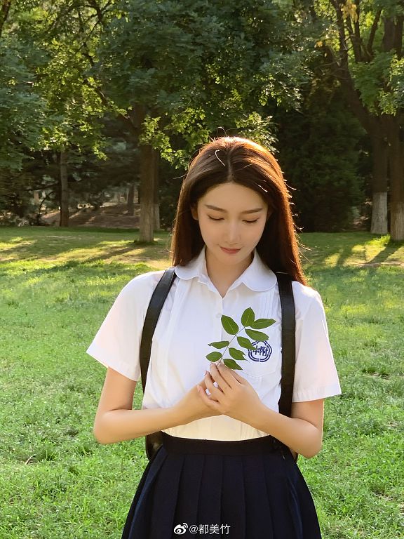 瘋傳已退學！都美竹「時隔2個月」現身微博：開心最重要