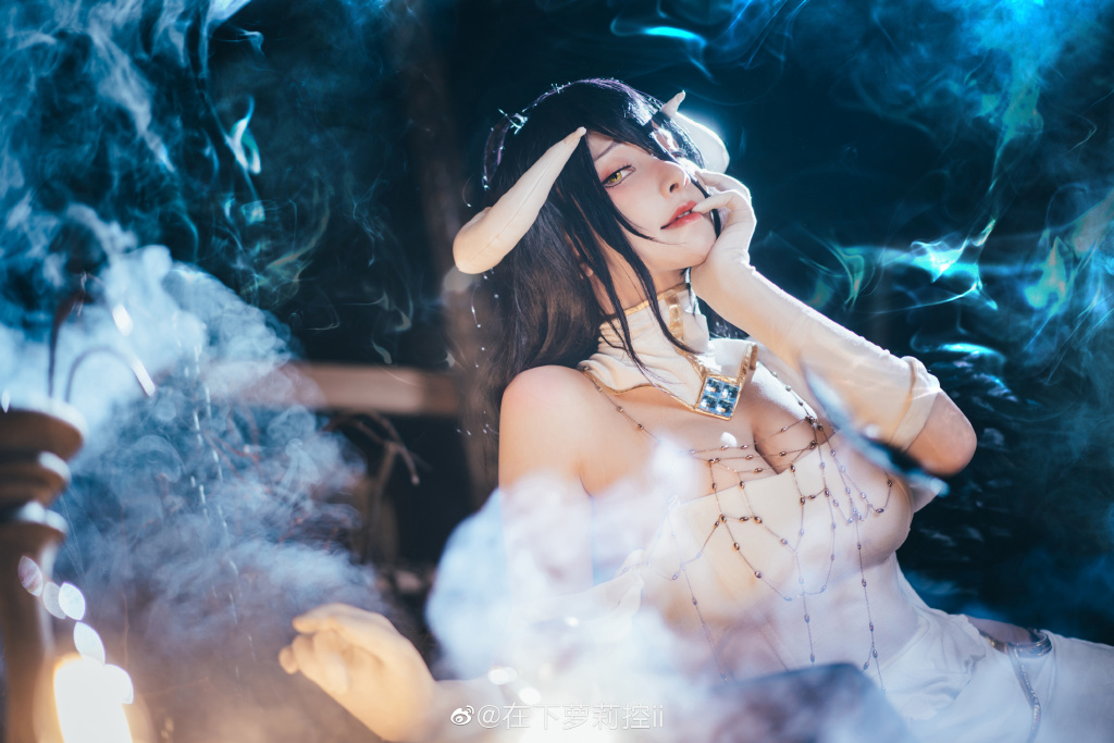 好身材號稱「第一COSER」!百萬網紅「帥扮吸血鬼」電暈全網!