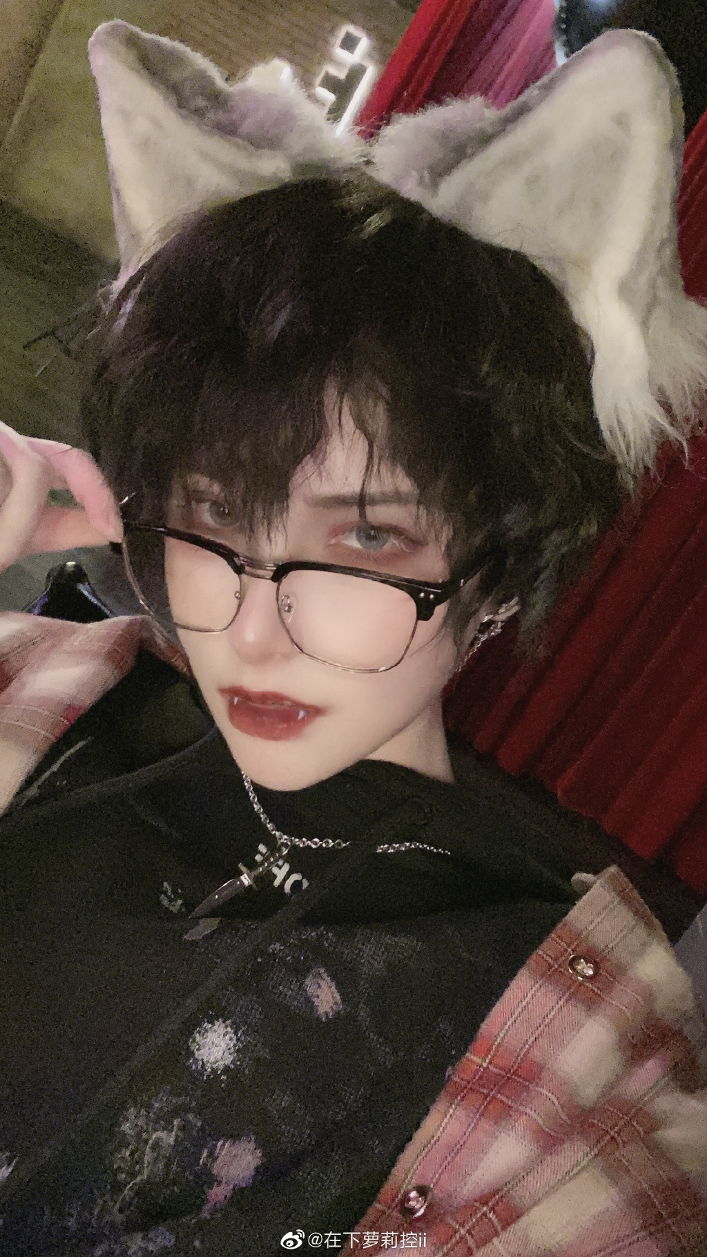 好身材號稱「第一COSER」!百萬網紅「帥扮吸血鬼」電暈全網!
