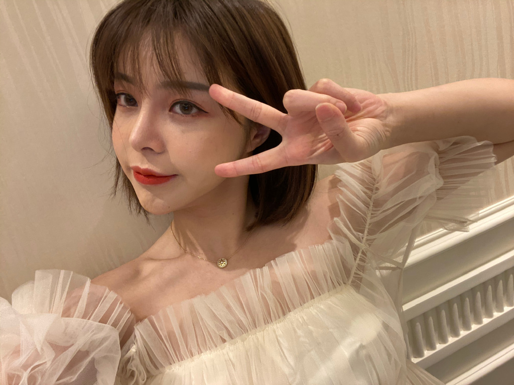 睡前直播走光!正妹「只蓋一條被子」秒被ban 網看傻:黑的