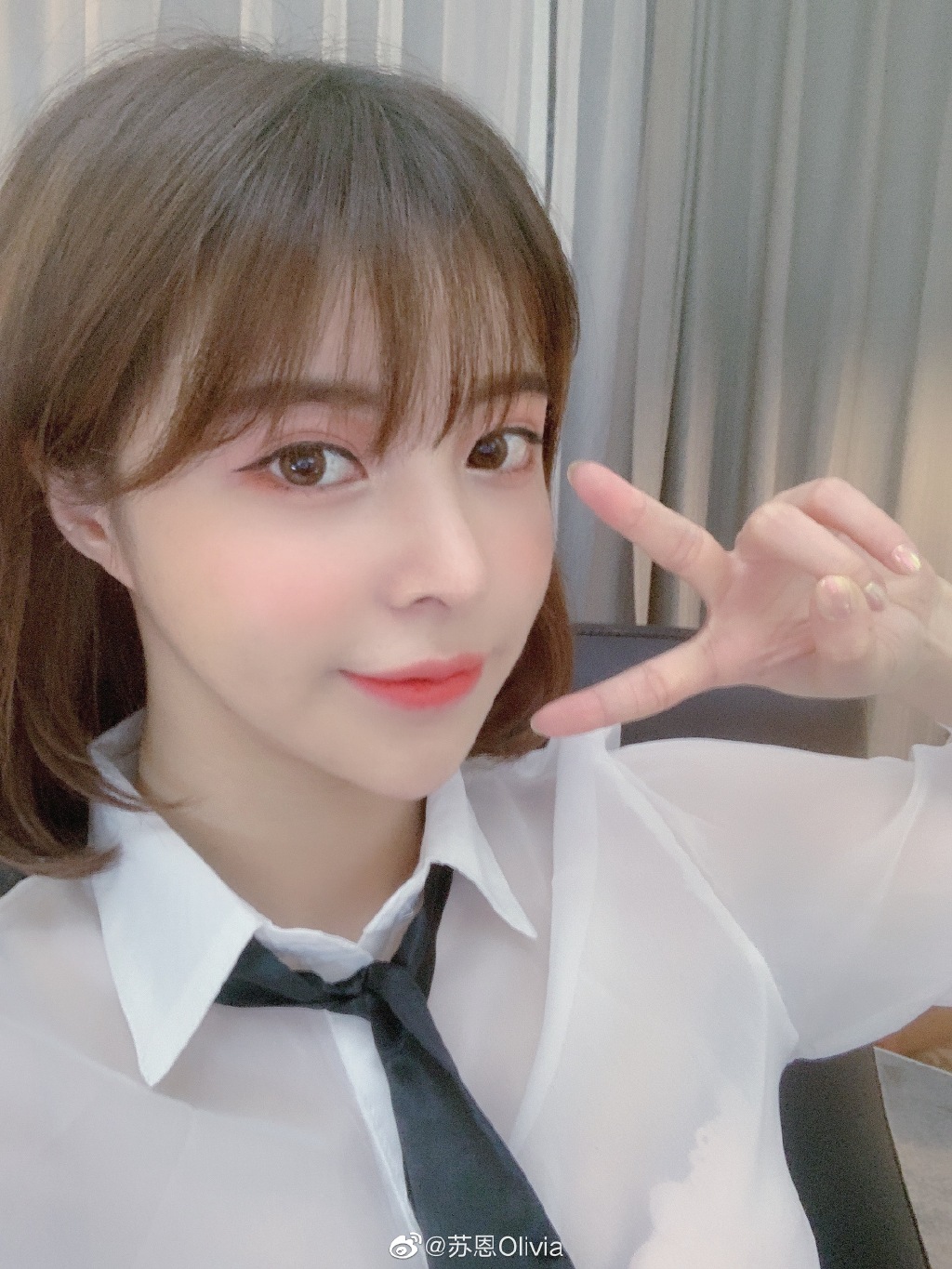 睡前直播走光！正妹「只蓋一條被子」秒被ban　網看傻：黑的