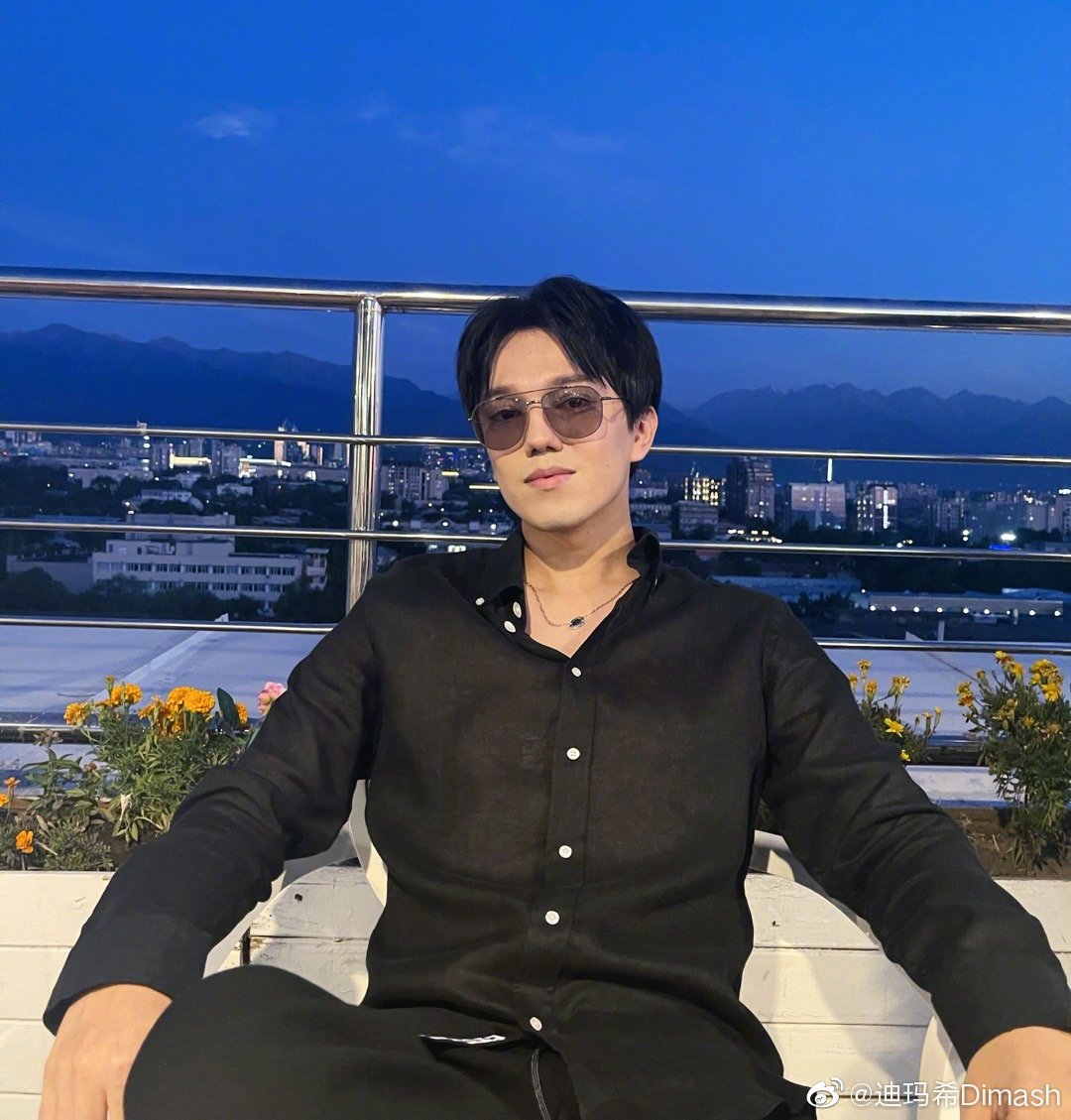 看起來像老10歲!《歌手》迪瑪希「男孩變大叔」發福近照嚇歪網