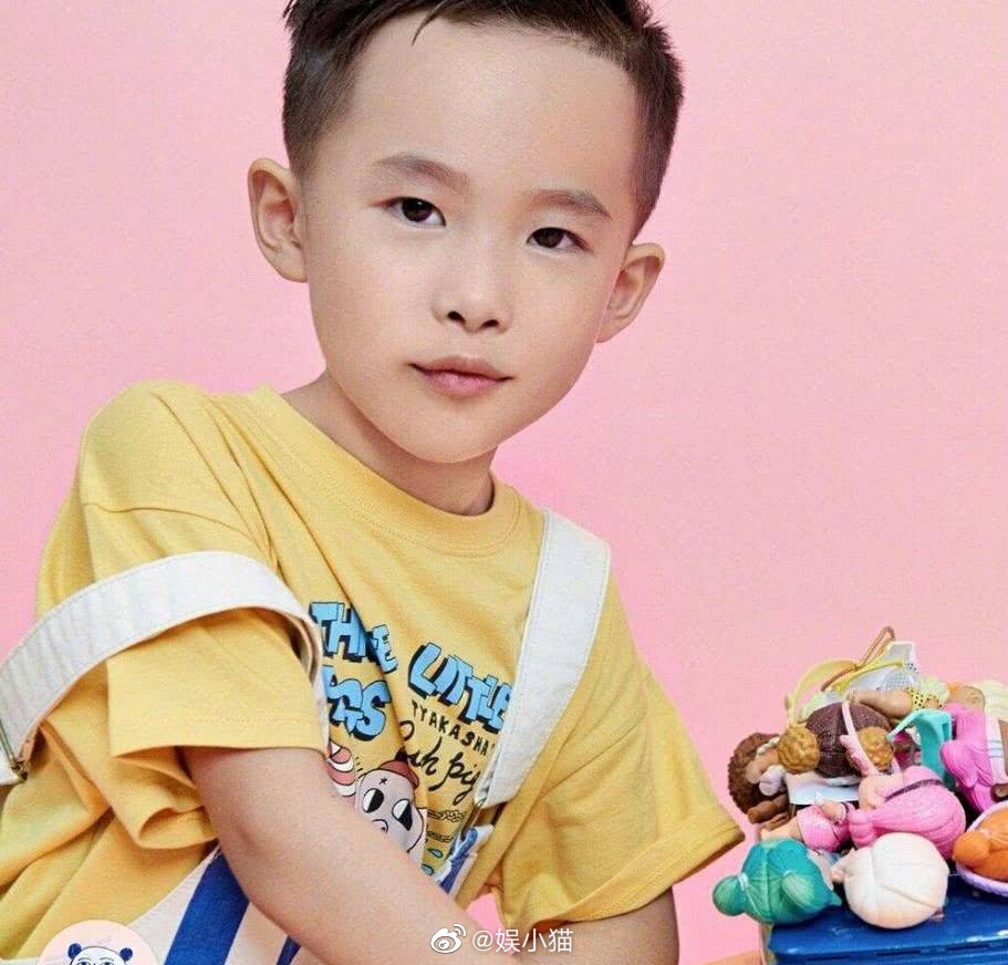 易烊千璽弟弟「破世界紀錄」!7歲成魔方達人 本名首度公開