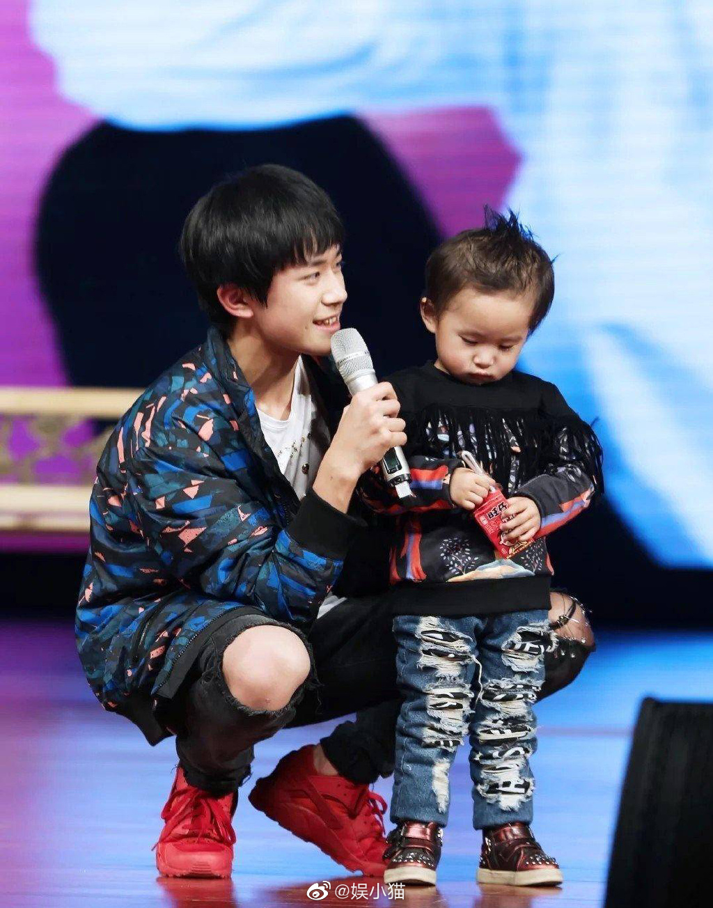 易烊千璽弟弟「破世界紀錄」!7歲成魔方達人 本名首度公開
