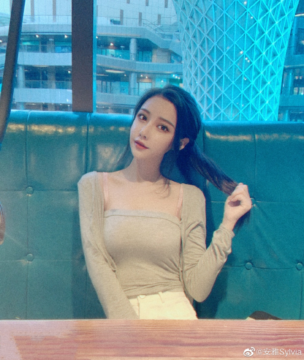 炸出巨球！直播主「大膽解扣」秒被BAN　網傻眼：這麼想紅？