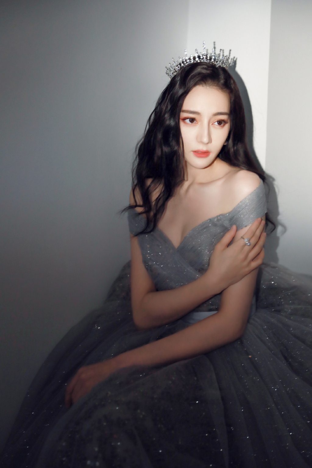 「吻戲太多」迪麗熱巴爆熱戀！網瘋傳男方「人肉快遞」全吵翻