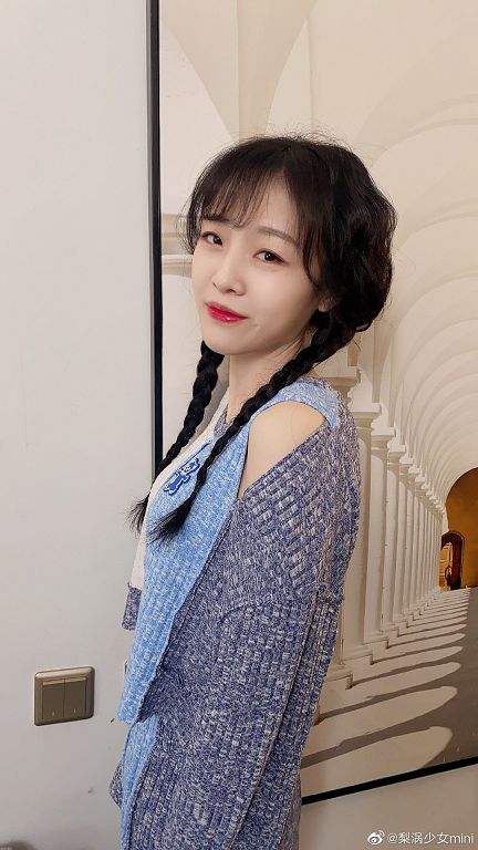 腫脹下垂認不出!大胃王少女「長相驚變」 網傻眼:催吐後遺症?