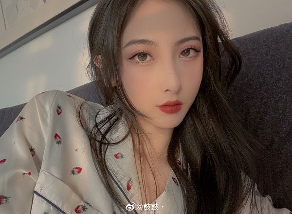 遭曝身材走樣!一星期後LPL正妹曬「自拍美照」網全嚇歪