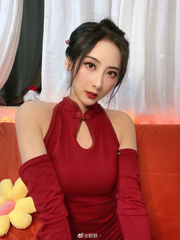 遭曝身材走樣!一星期後LPL正妹曬「自拍美照」網全嚇歪