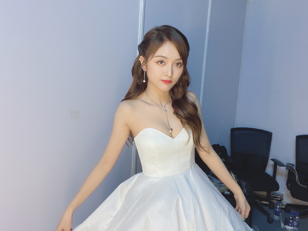 風波不斷！樂華娛樂「大門被潑紅漆」　網爆料：高層內鬥