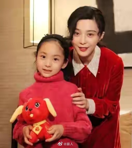 童星就出道!范冰冰11歲堂妹「2年後再登T台」 超齡打扮引熱議