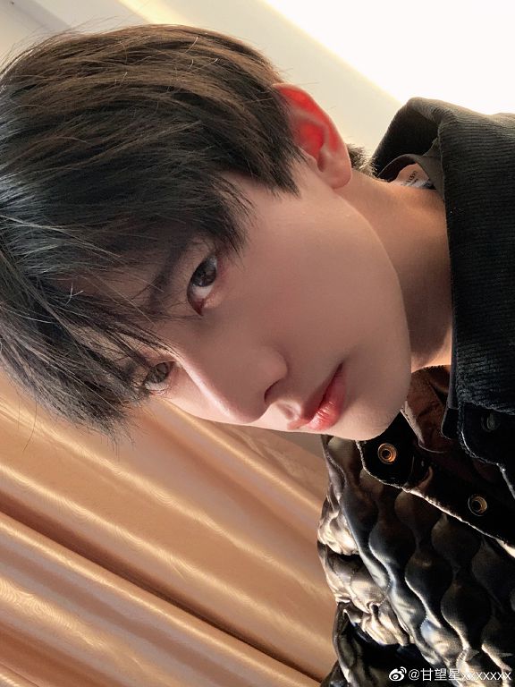 長太帥爆紅！《創4》甘望星被指「撞臉宋威龍」　本尊回應被讚爆