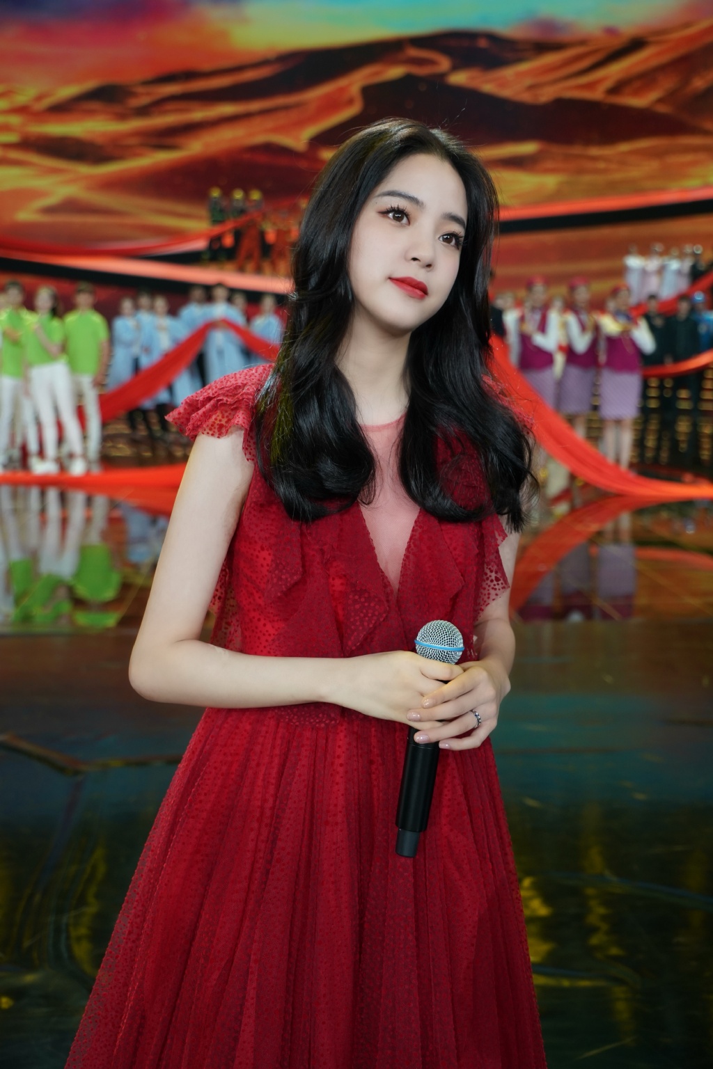 只針對台灣！陸劇「強迫贈送」《我的祖國》周邊　 陸網大讚：看劇先認國