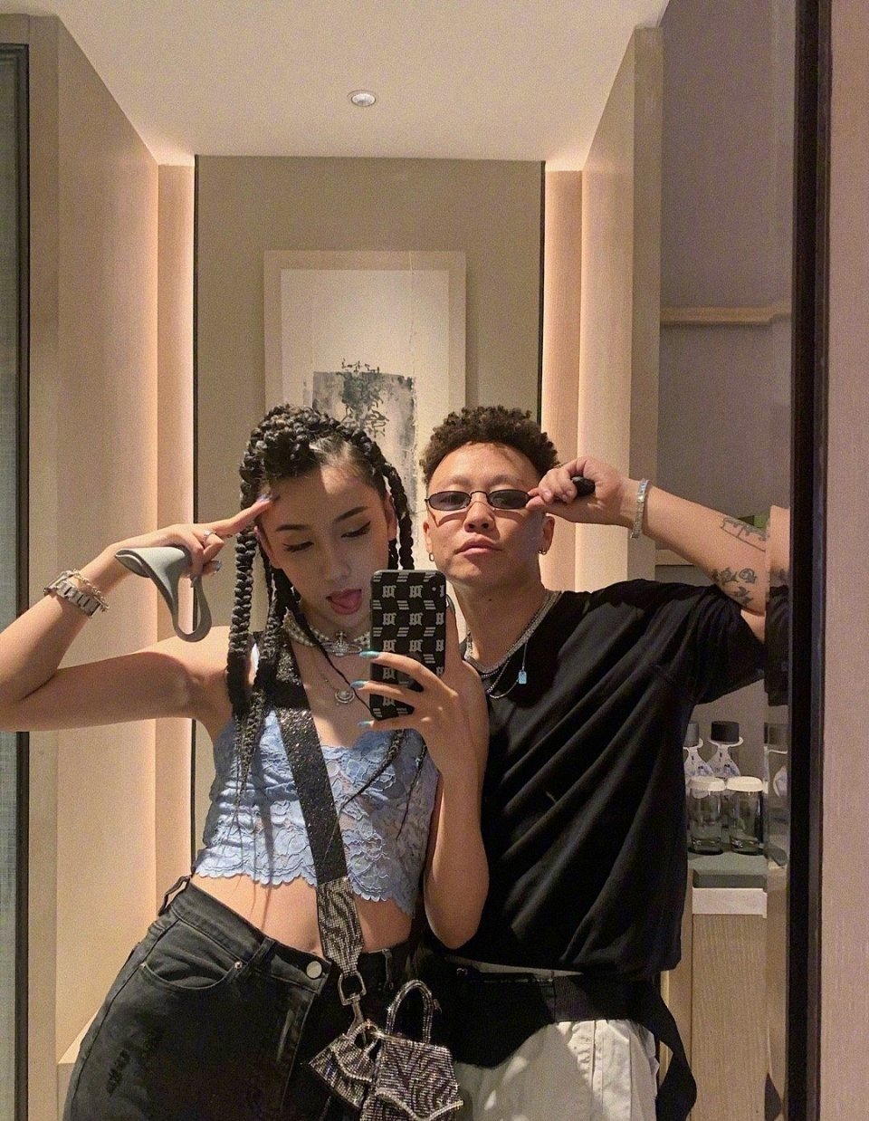 曾被掀不雅黑歷史!《新說唱2》女rapper突崩潰「控訴男友」:你不是人