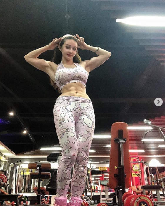 練成金剛芭比！正妹中醫cos《鬼滅》戀柱　網看傻：根本可以徒手殺鬼