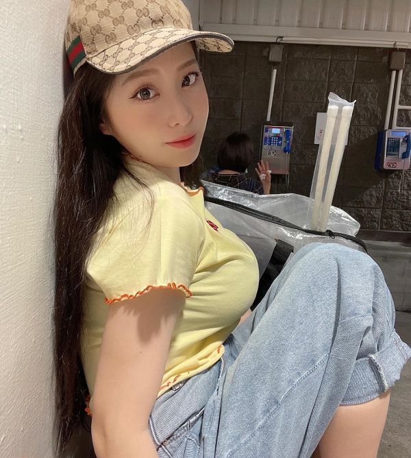 食品區走最快!YUMI.K「口罩包緊緊」辣逛好市多 網:縮水了?