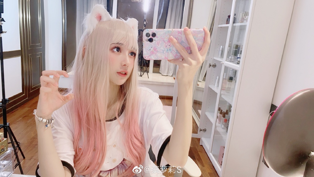 曾花40萬元植髮！網紅女神爆「禿頭危機」　網：頭皮都看到了