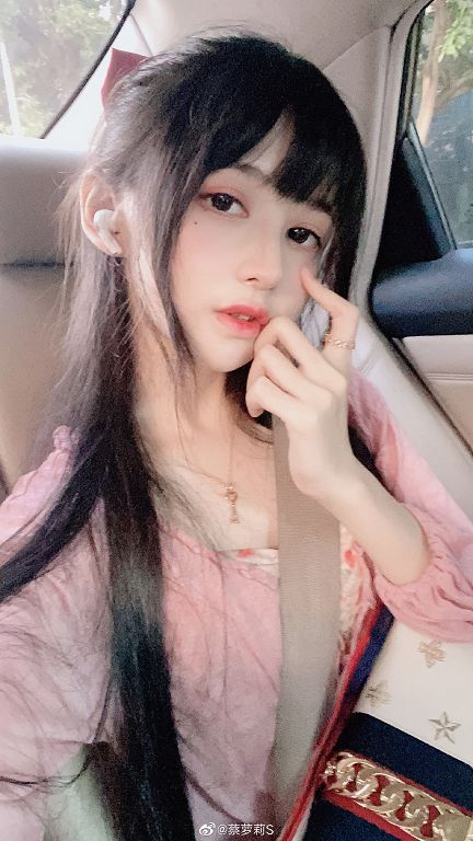 真面目曝光狂被酸！網紅女神「認了曾整形」：一直很自卑