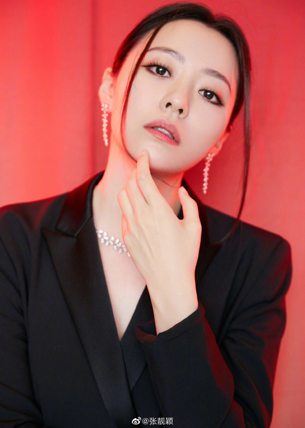 交往一年「才知男友有老婆」！張靚穎被當面diss「小三」：給我滾出去！