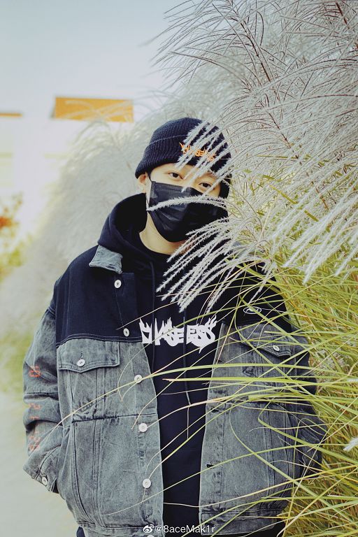 離婚三年多！賈乃亮當面遭問「聽過《新說唱》嗎」表情全被拍！