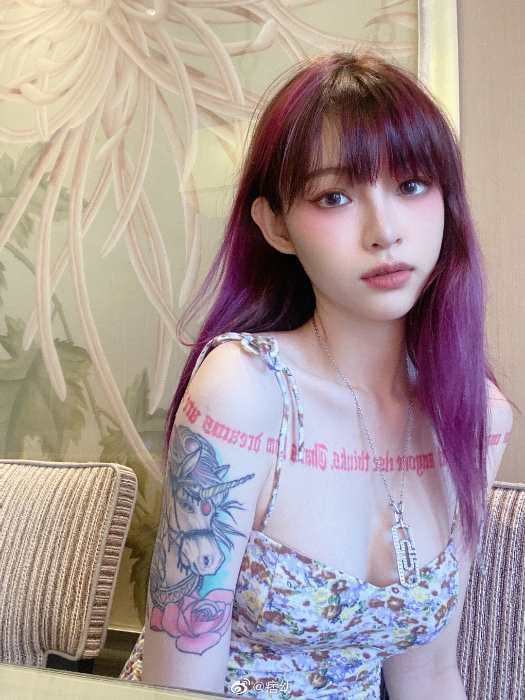 真實身材曝光？重機女神「贅肉溢出來」　網酸：游泳圈