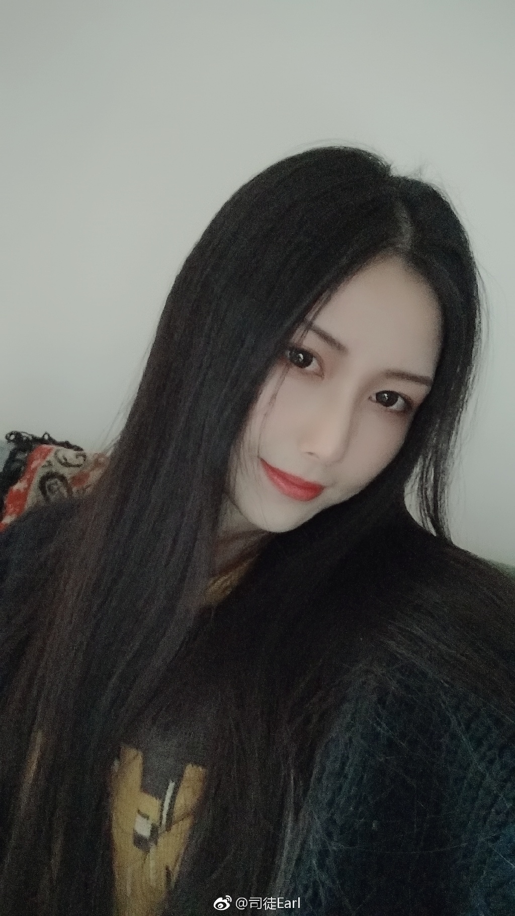 100%還原！正妹仿妝《進擊的巨人》「亞妮」　網嚇歪：上半身沒穿