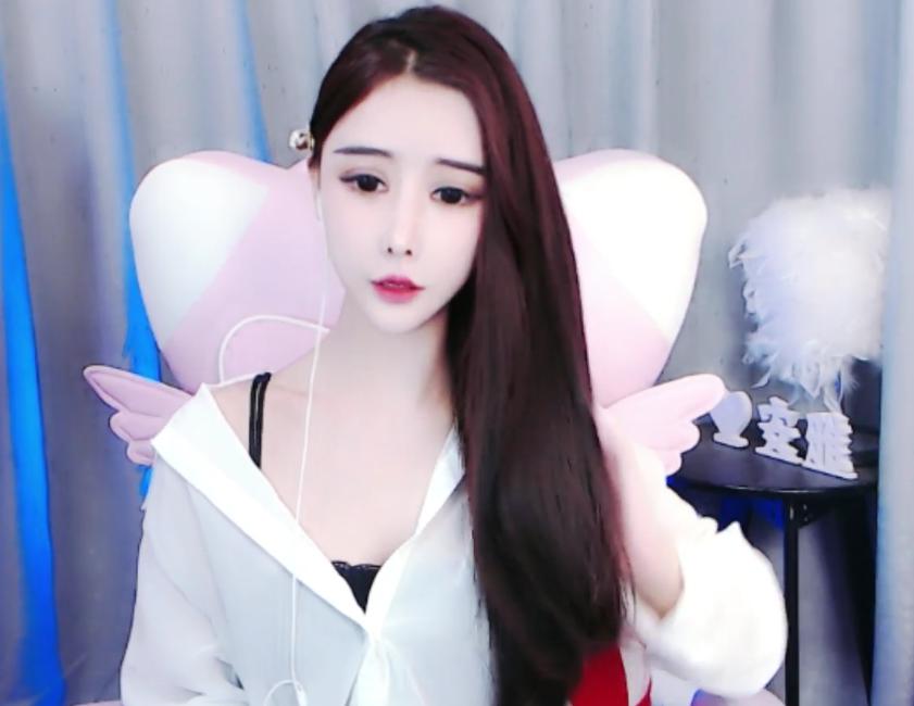 炸出巨球！直播主「大膽解扣」秒被BAN　網傻眼：這麼想紅？