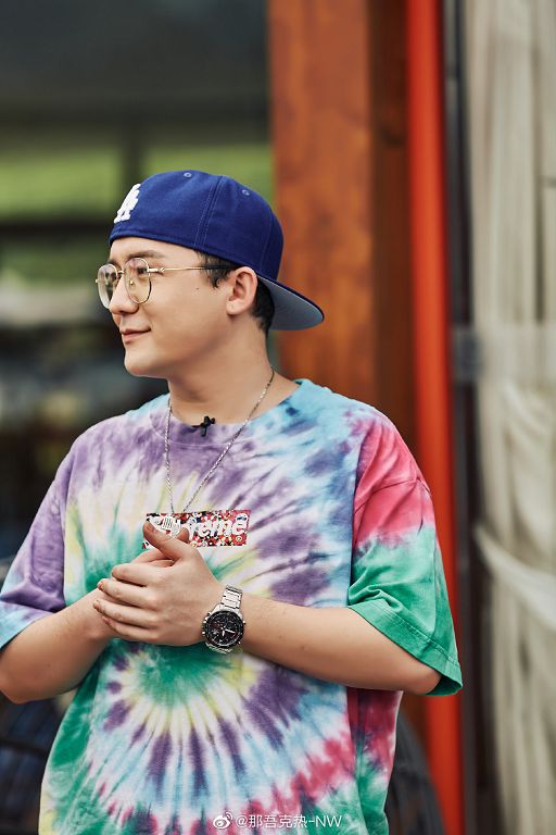 硬核battle乃萬！那吾克熱直言「被diss吳亦凡舔狗」：很多人喜歡他也不敢說