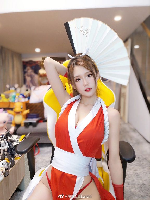 真人版女帝！實況兇妹cosplay《航海王》蛇姬　網全暴動！