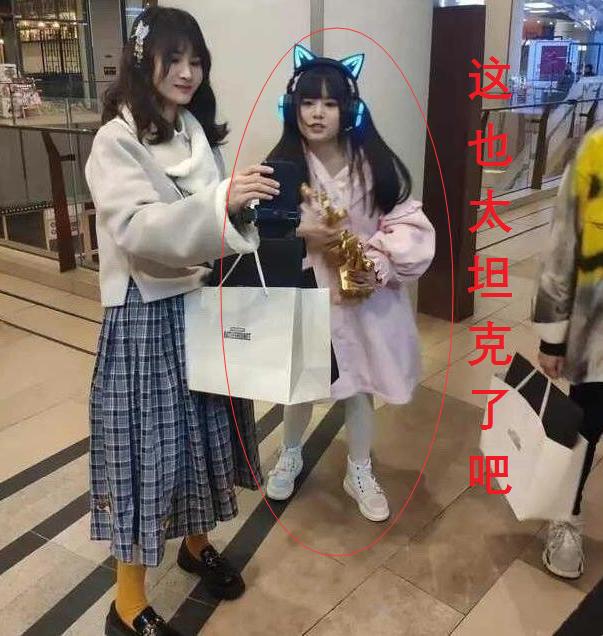 真實身材曝光!直播妹「未修圖流出」 網嚇歪:人形坦克