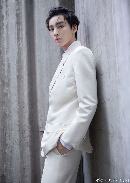 王俊凱遭爆「有不正當關係」！工作室掀「可怕內幕」：長期被威脅