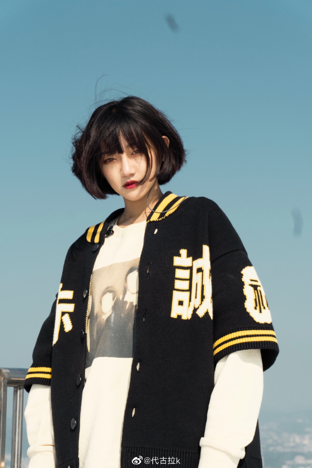 網紅「修圖太過頭」!臉頰凹一個洞 網傻眼:變成紙片人