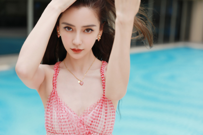 公主變蛇精!Angelababy「大玩濾鏡」 網嚇歪:史上最醜
