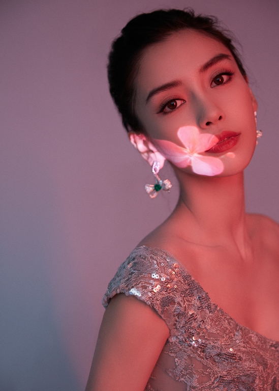 黃曉明「眼神空洞」現身!網瘋傳Angelababy「5年前親密影片」掀論戰