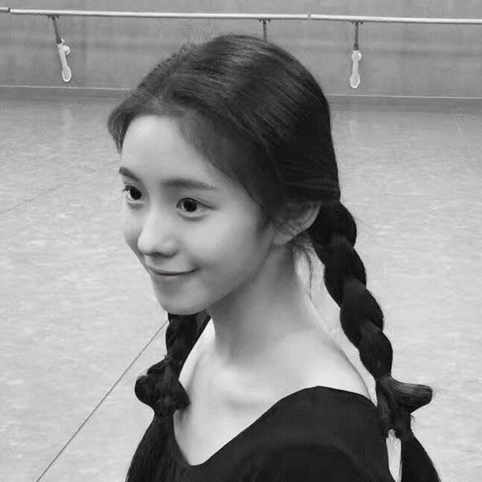 新一代「謀女郎」曝光!20歲校花「合作易烊千璽」 清純美貌電暈網!
