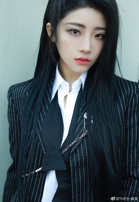 掰了長髮！THE9喻言首曝「金色短髮新造型」　網全暴動：美炸！