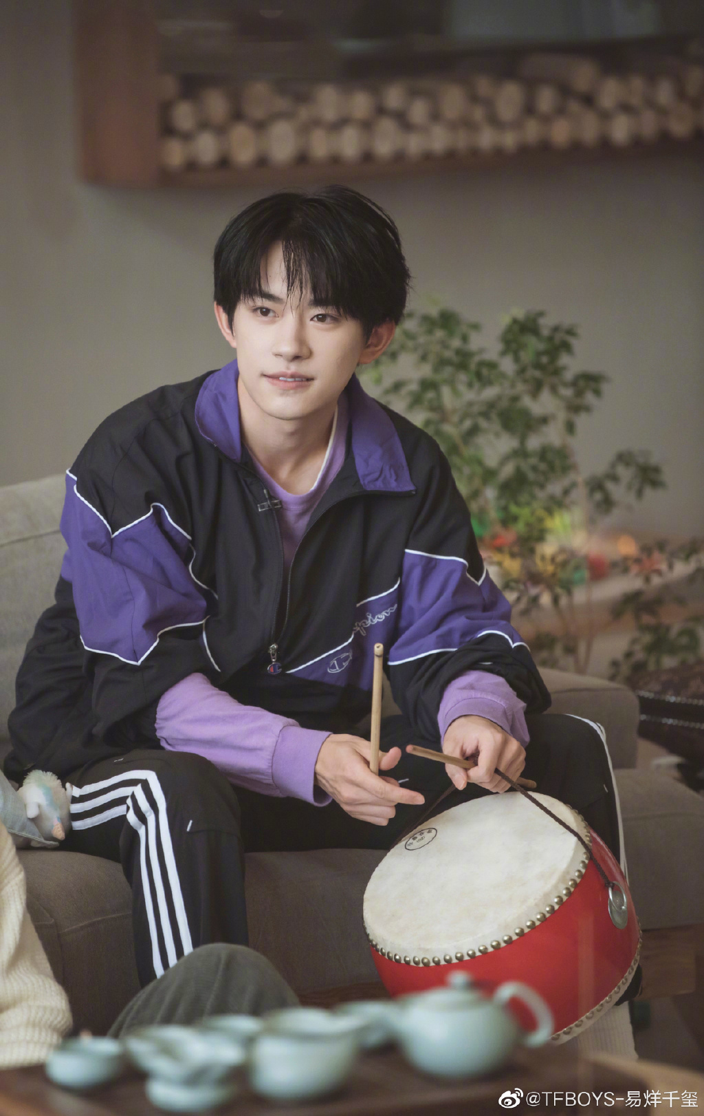 易烊千璽弟弟「破世界紀錄」！7歲成魔方達人　本名首度公開