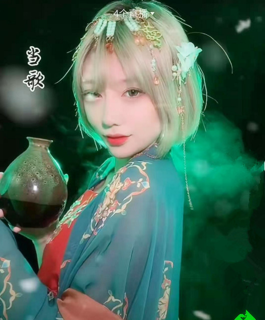 把酒倒身上!網紅「首度嘗試古風COSPLAY」 「性感濕身」網暴動!