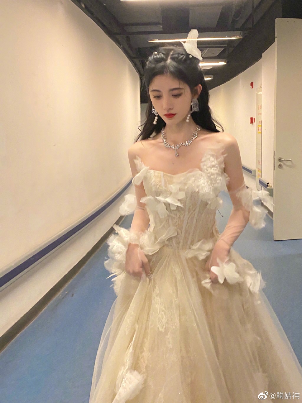 狂挨轟「做作」!鞠婧禕「抖音遭出征」:四千年一遇大假人