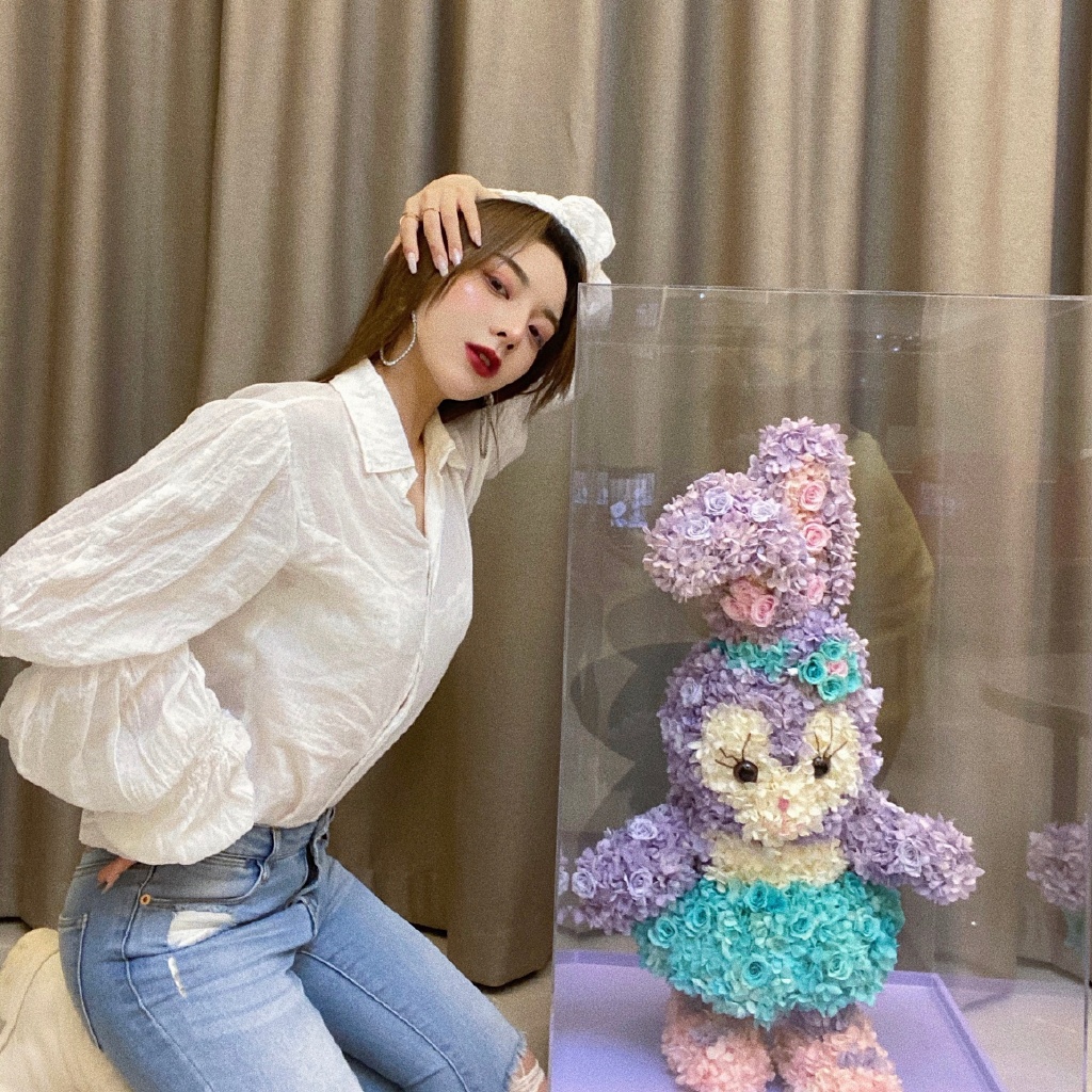 挨轟「愈來愈難看」！千萬網紅爆「夜店私生活」：認了曾整形