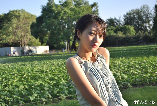  女大十八變！《甄嬛》「朧月公主」長大了　逆天長腿美翻網