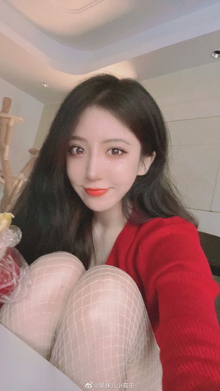 身材大走鐘!實況正妹「象腿現形」 網酸:可以耕田了