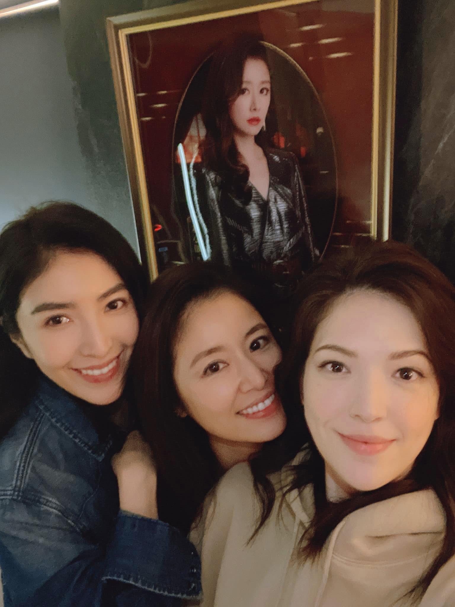 新年新氣象!林心如曬「少女短髮」拜年 愉悅喊:回家當女兒囉