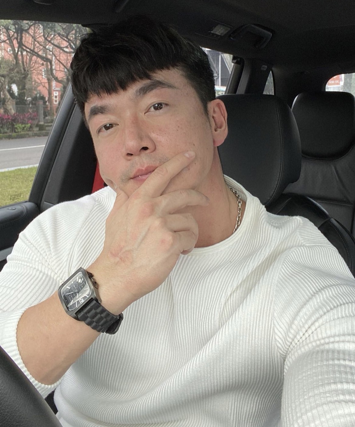 李沛旭慘遭老闆嗆「賠錢貨」!黑底白字曝內幕 回嗆:我自己養自己
