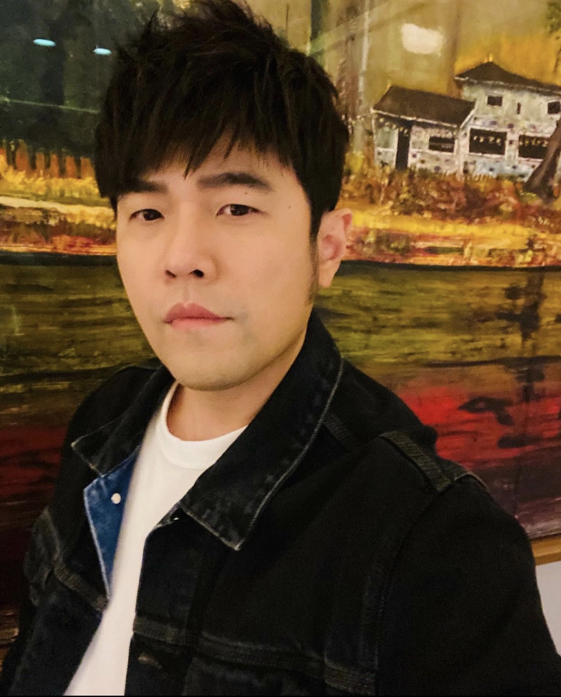 周杰倫深夜曬百萬名作!卻遭網酸「像沒洗的冷氣濾網」:可以好好睡覺嗎?